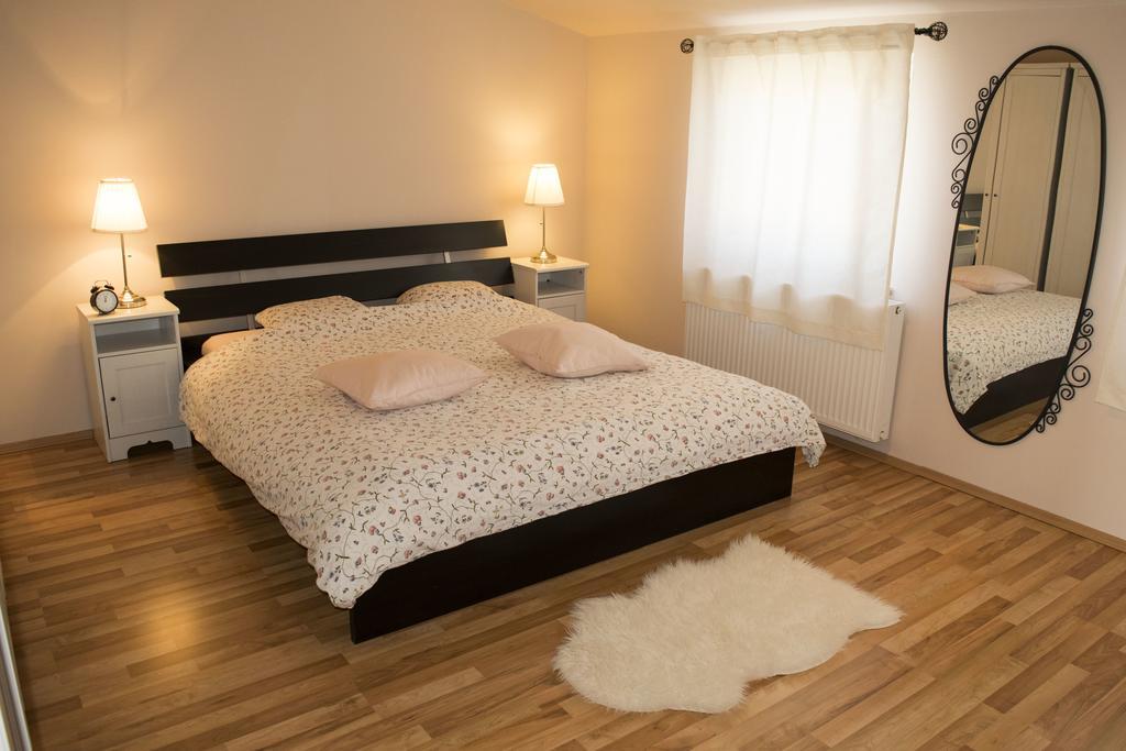 Jimmy Apartments プーラ エクステリア 写真