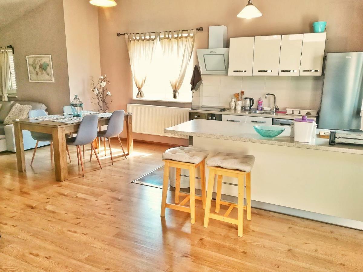 Jimmy Apartments プーラ エクステリア 写真